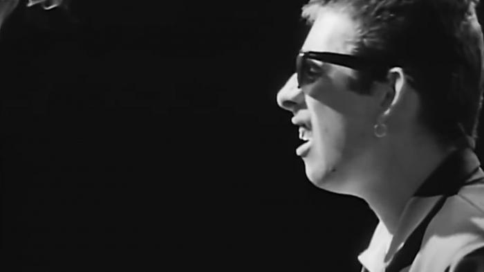 Shane MacGowan: Tributes pour in after Pogues star dies aged 65