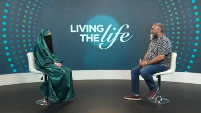 Living the Life - Amirah Faith, Shoket Aksi & Ibrahim Khan