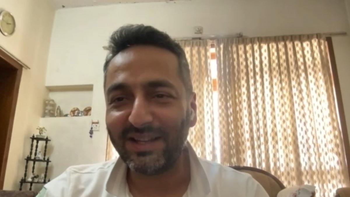 Salaam Britain - Zuhair Girach, Shueyb Gandapur, Mohammad Shoaib, Mars El Brogy