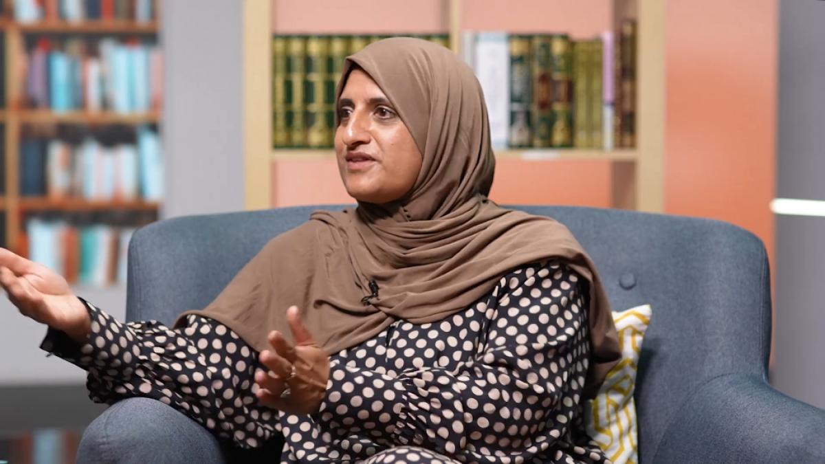 The Muslim Bookshelf- Suma Din on Women, Motherhood, and Storytelling