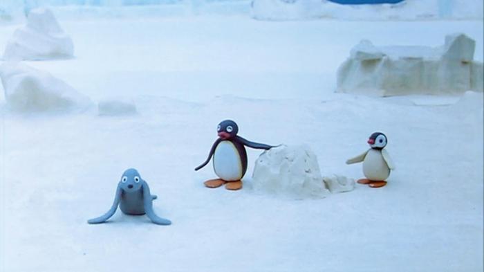 Pingu Builds A Snowman