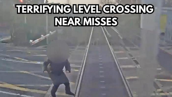 Caught on Camera: Terrifying level crossing near misses