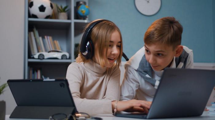 STG Are children spending too much time online and is this detrimental to their health?