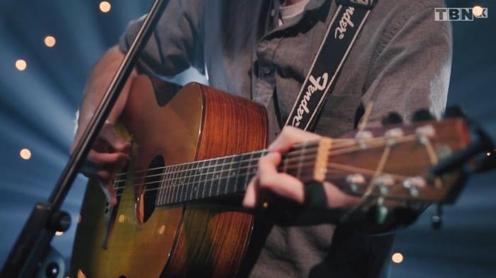 Tom McConnell - A Great & Mighty Wonder_1